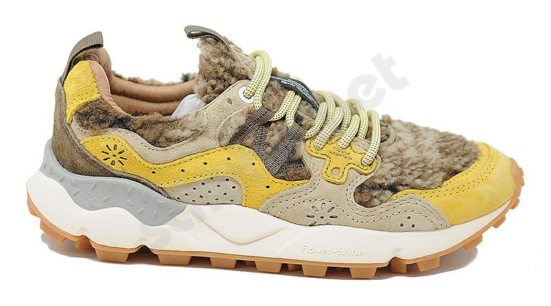Flower Mountain Yamano 3 Woman yellow beige