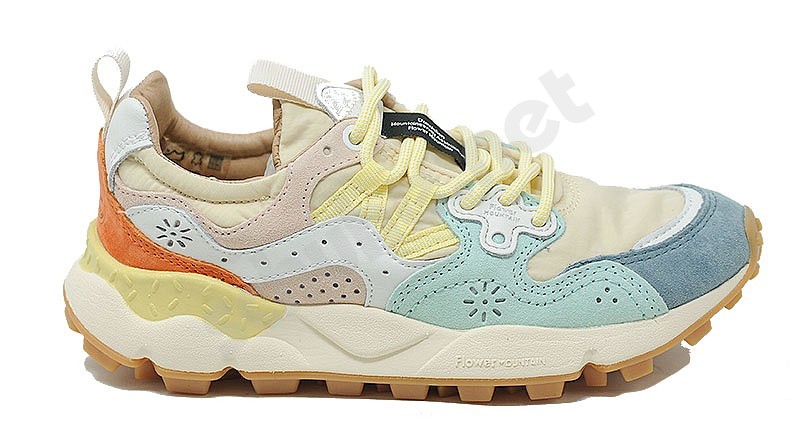 Flower Mountain Yamano 3 Woman light blue beige