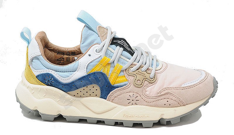 Flower Mountain Yamano 3 Woman pink light blau