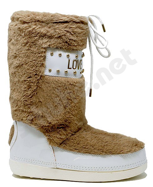 love moschino boots snow